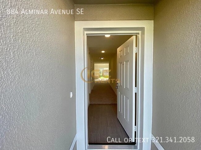 Foto del edificio - 884 Alminar Ave SE