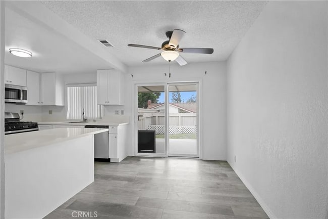 Building Photo - 632 E La Veta Ave