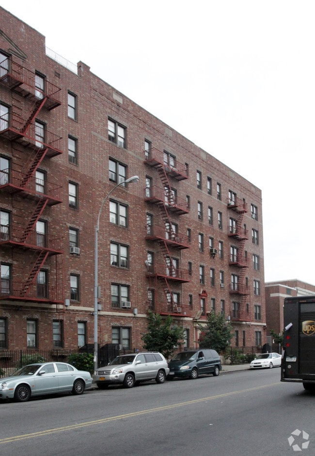Building Photo - 2160 Caton Ave