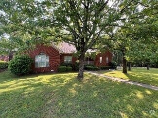 Building Photo - 1219 Loyola Dr