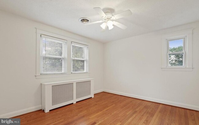 Building Photo - 7844 St Thomas Dr