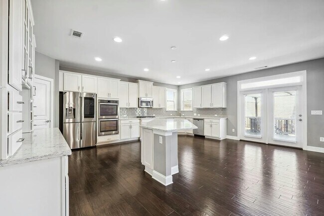 Foto del edificio - 670 Bell Creek Rd