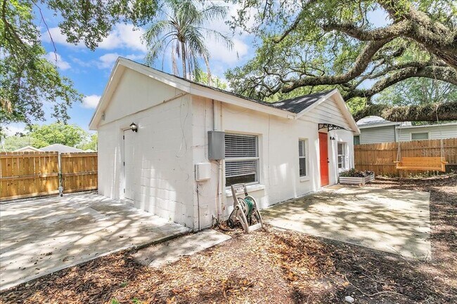 Building Photo - 6008 N Tampa St