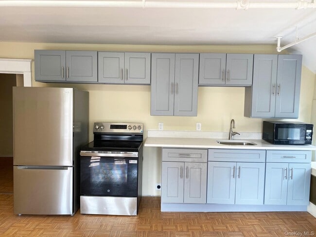 Foto del edificio - 15 Woodcrest Ave