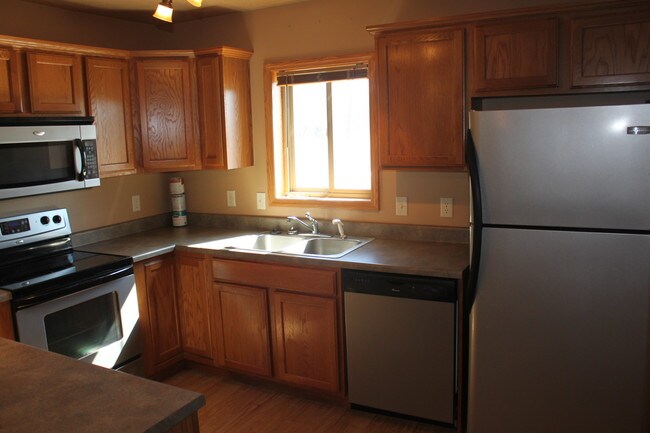 Building Photo - 205 Centennial Dr