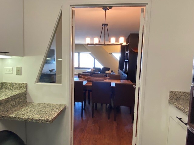 Foto del edificio - 175 E Delaware Pl