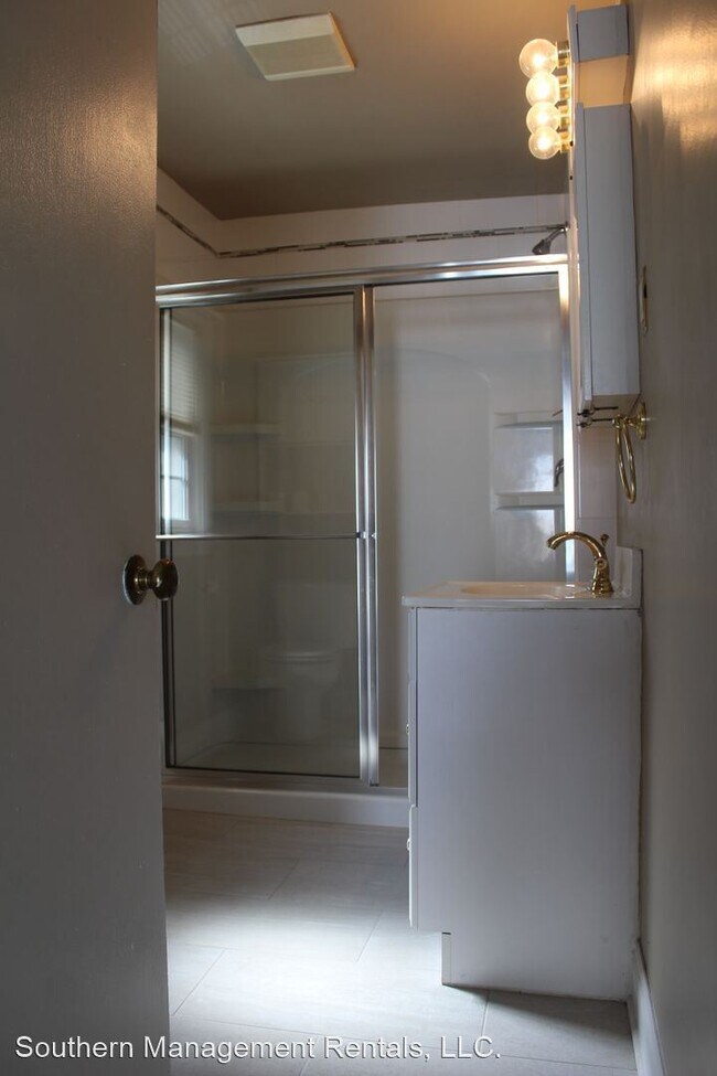 Foto del edificio - 1 br, 1 bath House - 1820 E. Market St. 2n...