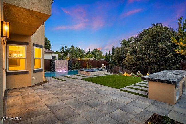 Building Photo - 295 Toyon Ct