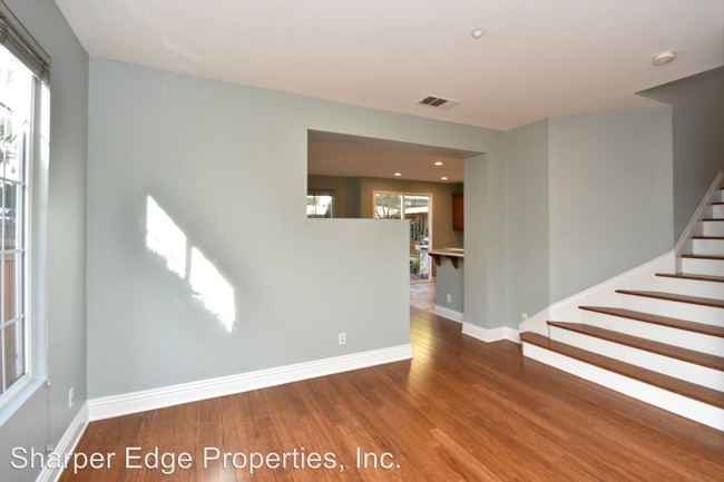 Building Photo - 404 Swamis Ln