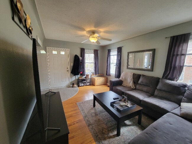 Building Photo - 809 Secor Rd