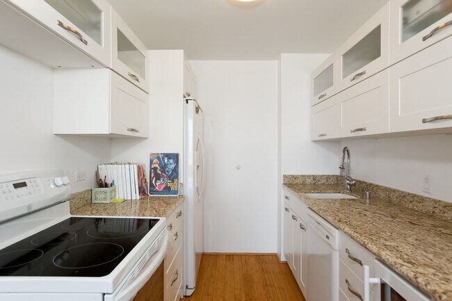 Kitchen - 10501 Wilshire Blvd