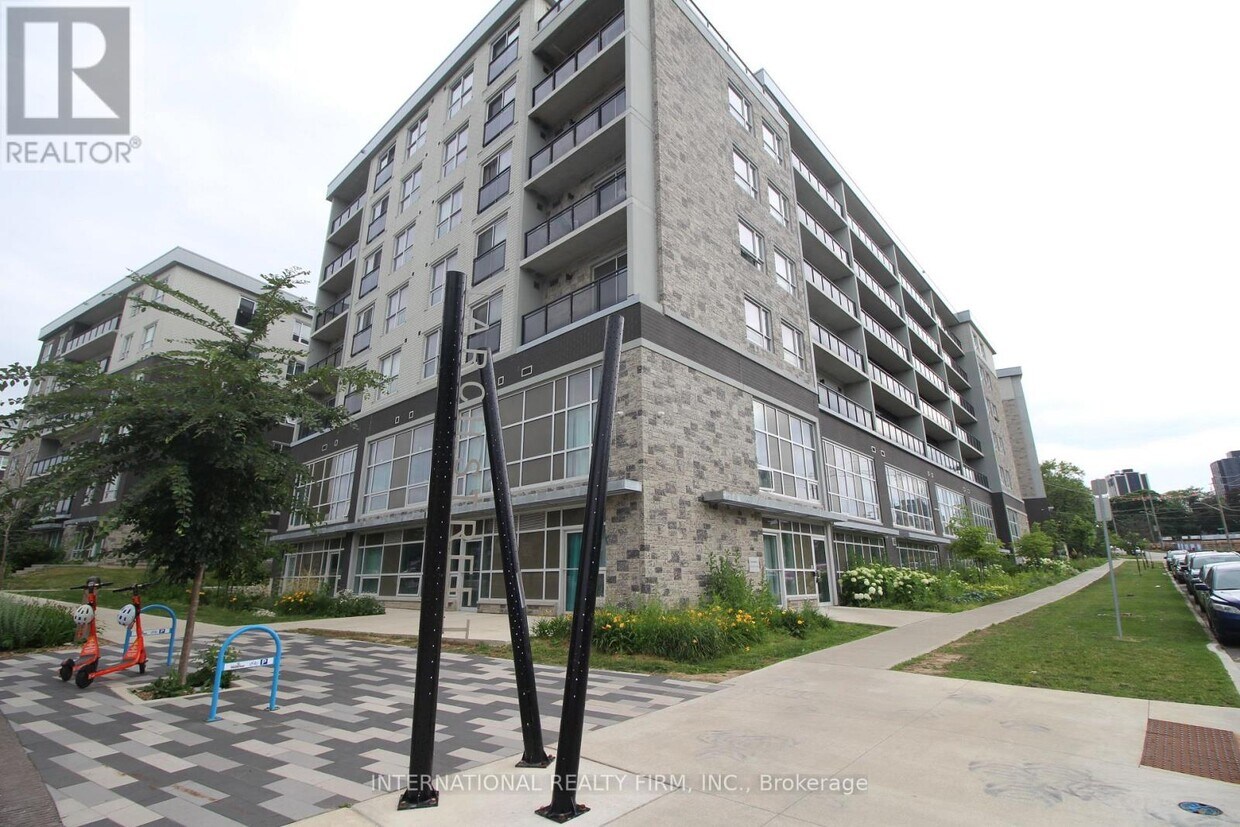 Photo principale - F206-F275 LARCH St
