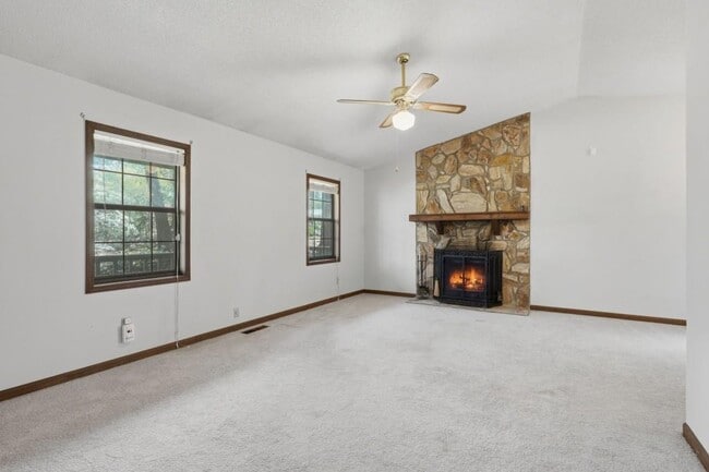 Building Photo - 6040 Austin Dr SW