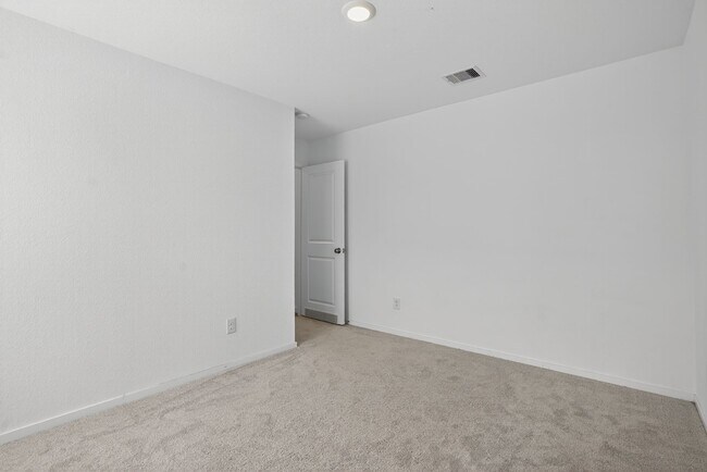 Foto del edificio - 21255 Fieni Dr