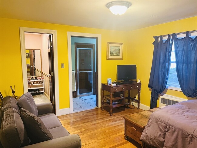 Building Photo - 137 Warwick Rd