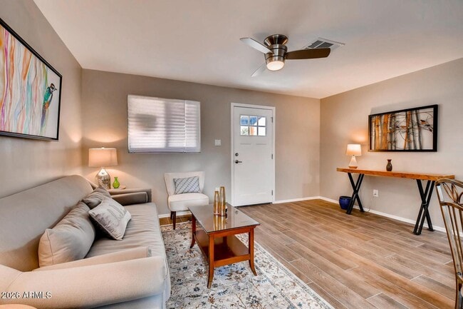 Building Photo - 1806 E Don Carlos