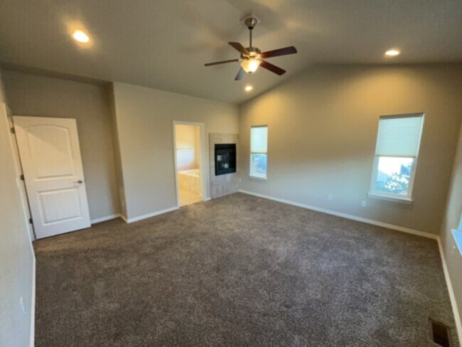 Foto del edificio - Stellar home on a corner lot in Peyton!