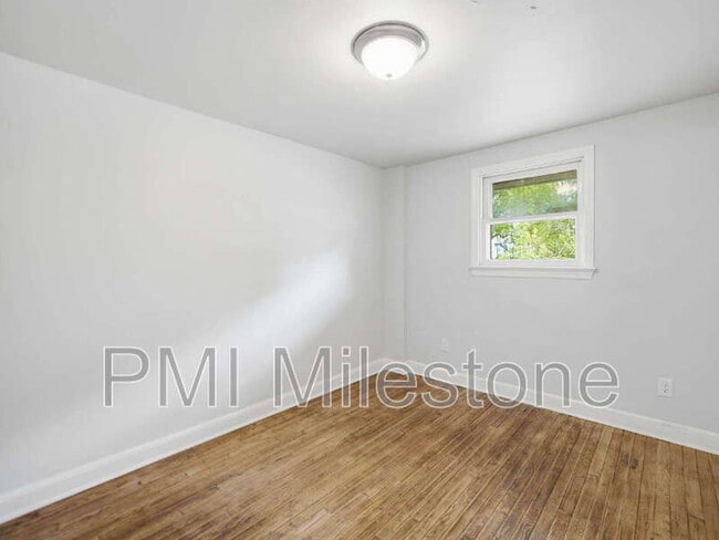 Building Photo - 430-R N Locust St