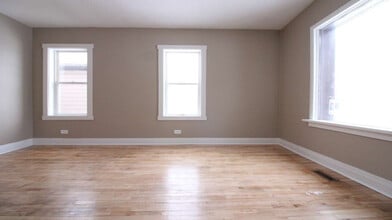 Building Photo - 39 Empress Ave N