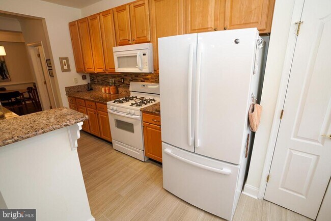 Foto del edificio - 2111 Ganton Green