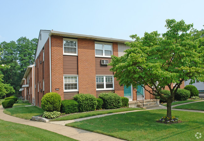 Building Photo - Clements Court