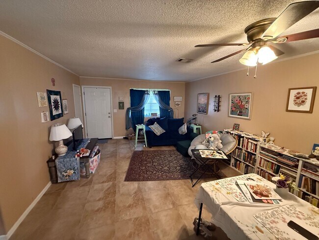 Foto del edificio - 545B Hickory Avenue