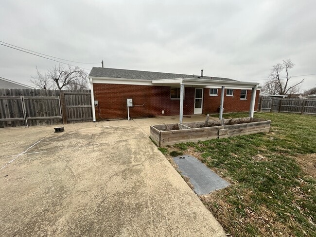 Building Photo - 15 Pryor Ct