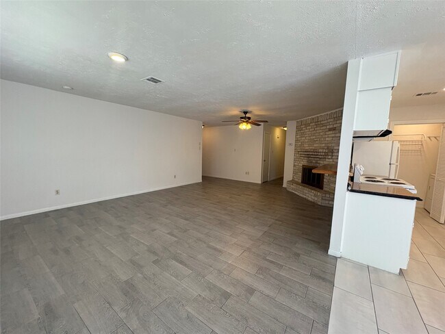 Building Photo - 2502 Marble Falls Dr