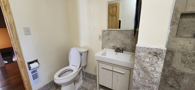 Foto del edificio - 505 N Adams St