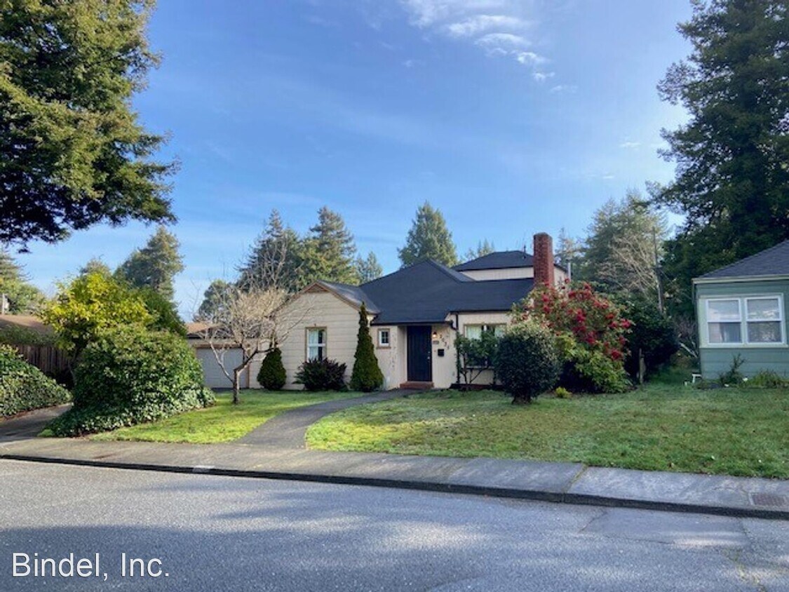 Primary Photo - 3 br, 2 bath House - 2035 O ST