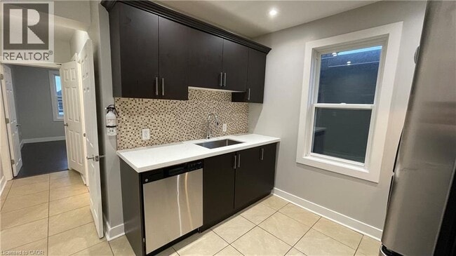 Photo du bâtiment - 1544 King St E