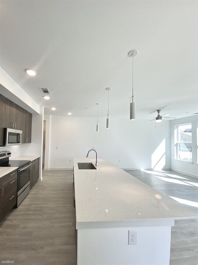 Foto del edificio - 3 br, 2 bath Condo - 1220 W Louis Henna Bl...