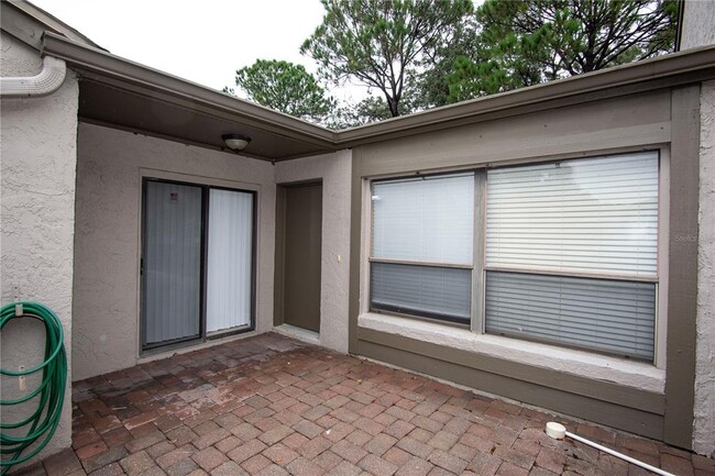 Building Photo - 319 Dryberry Way
