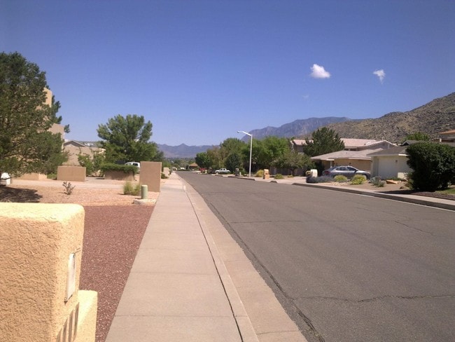 An attractive neighborhood in Albuquerque