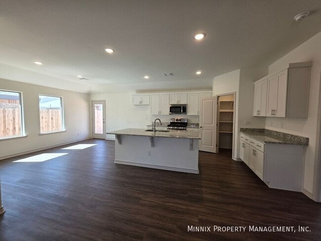 Foto del edificio - 6009 Kauffman Dr