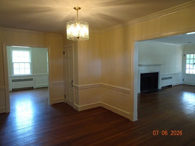Foto del edificio - 3 bedrooms, 2 baths single family home