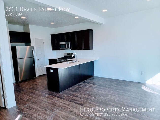 Foto del edificio - BRAND NEW Gorgeous Magna Townhomes!!!