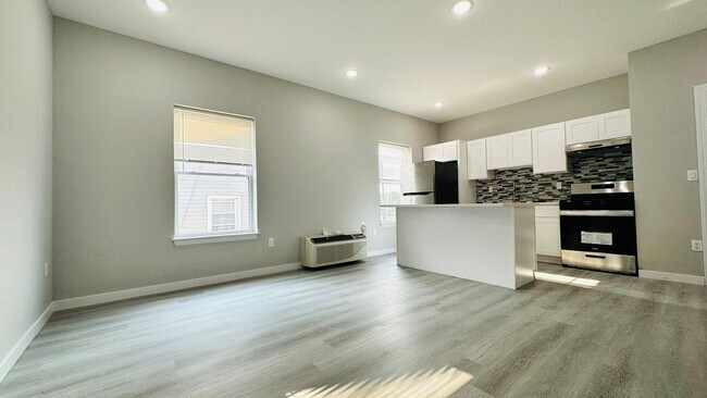 Foto del edificio - 98 12th Ave