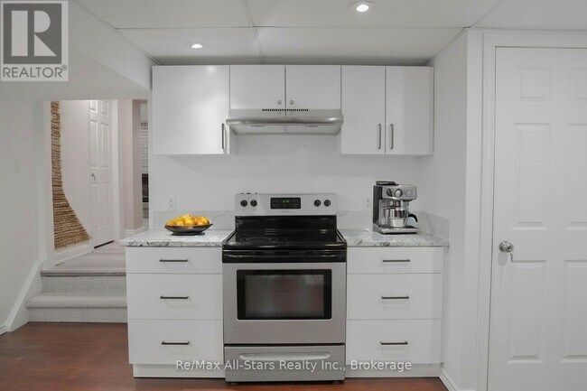Photo du bâtiment - 1 Crescent Ct