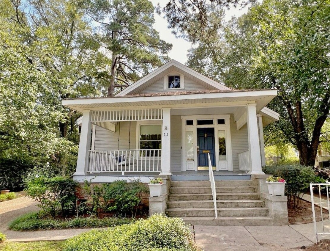 Foto principal - Historic Highland Beauty WITH Garage Apart...