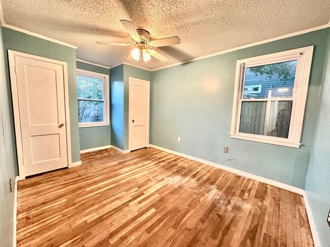 Foto del edificio - 10420 Ware Street