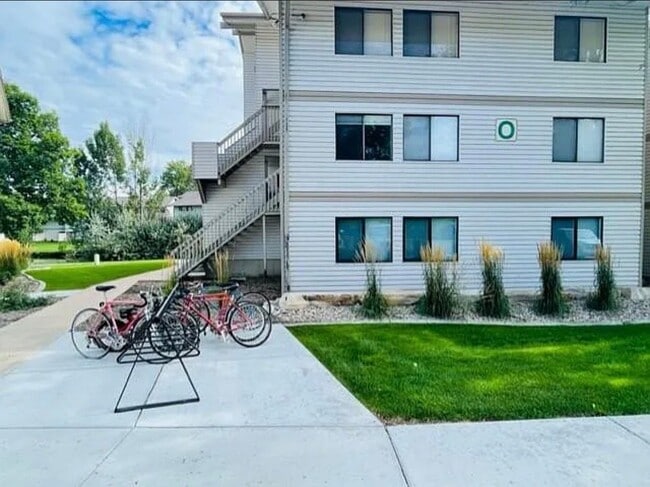 Building Photo - 1705 Heatheridge Rd