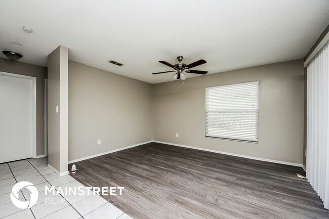 Building Photo - 2733 Mint Dr