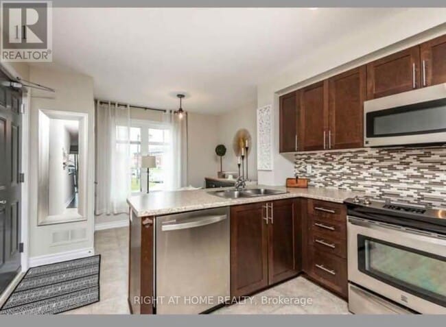 Building Photo - 2370 Esprit Dr