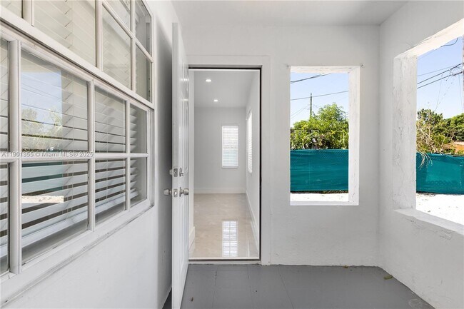 Foto del edificio - 2320 NW 55th St