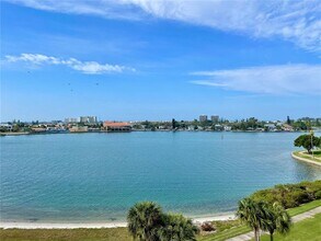 Building Photo - 7872 Sailboat Key Blvd S