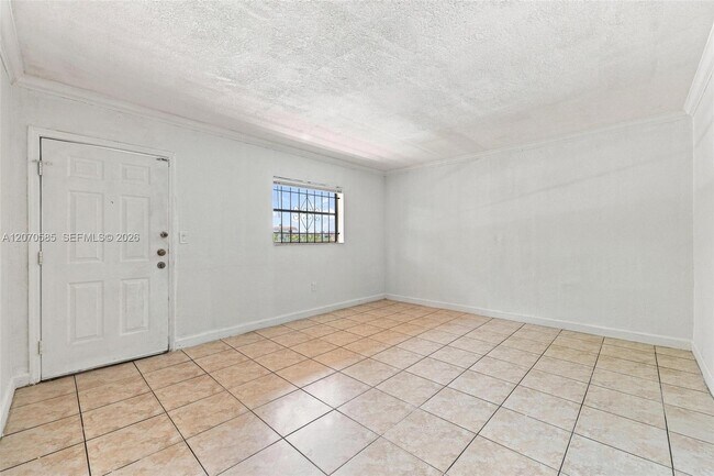 Foto del edificio - 1245 W 24th St