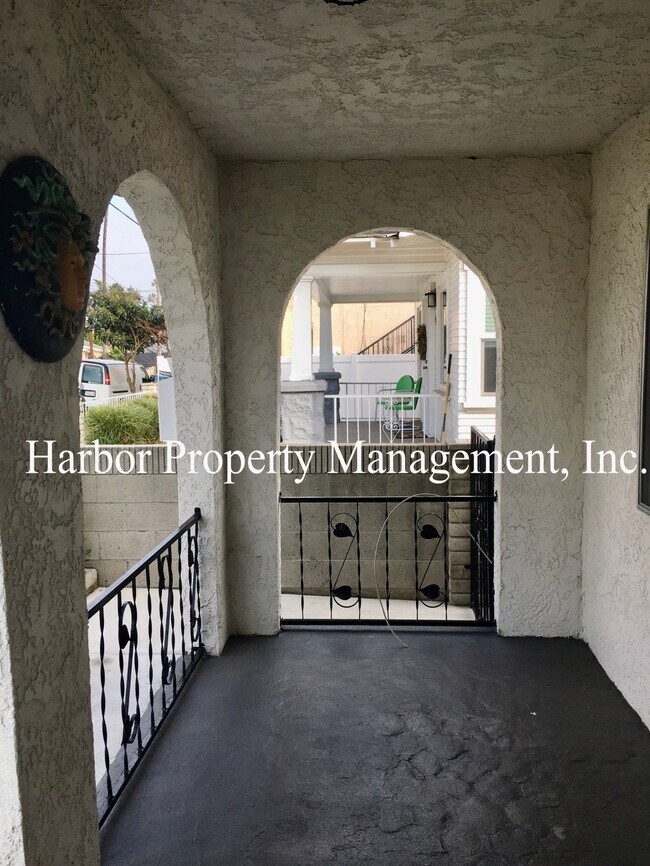 Foto del edificio - 467 W 21st St