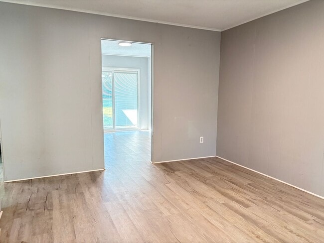 Building Photo - 511 Everett Ln
