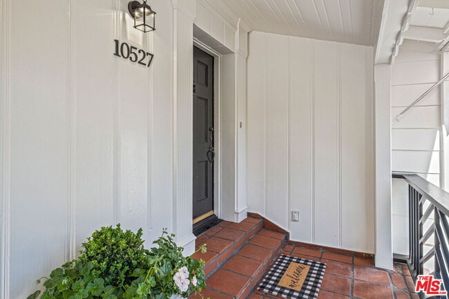 Building Photo - 10527 Le Conte Ave